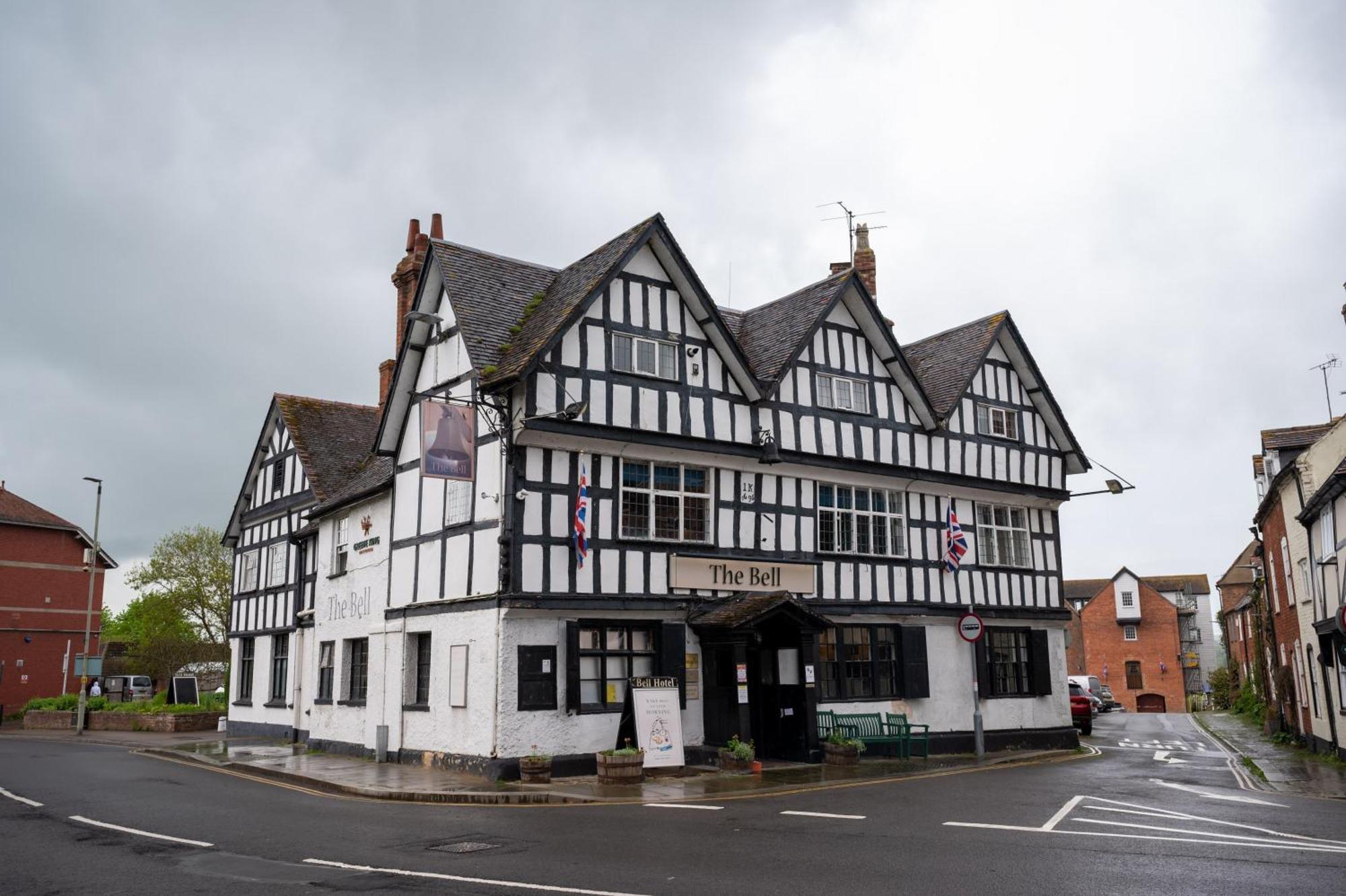 Bell Hotel By Greene King Inns Tewkesbury Exterior photo