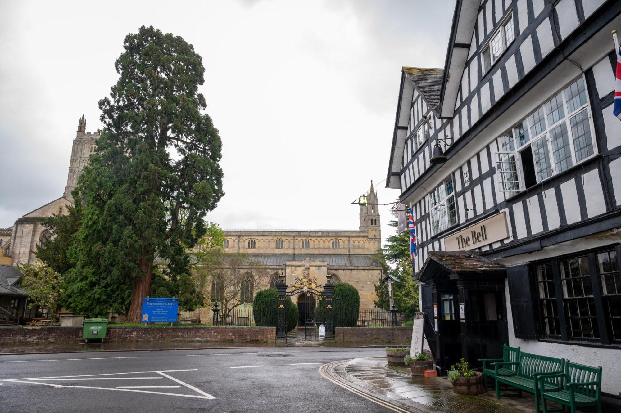 Bell Hotel By Greene King Inns Tewkesbury Exterior photo